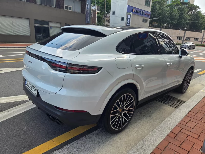 Porsche CAYENNE