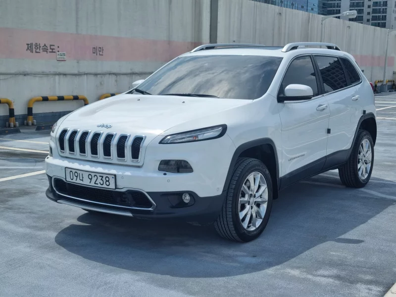 Jeep CHEROKEE