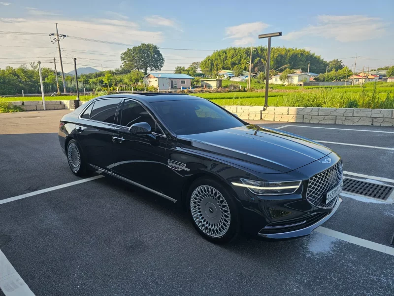 Genesis G90