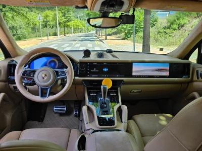 Porsche CAYENNE