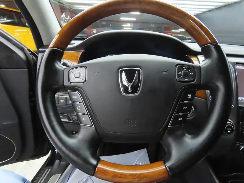 Hyundai Equus