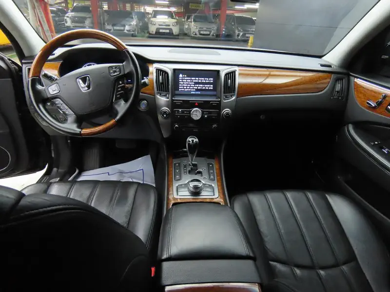 Hyundai Equus