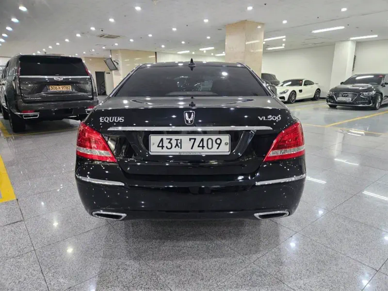 Hyundai Equus