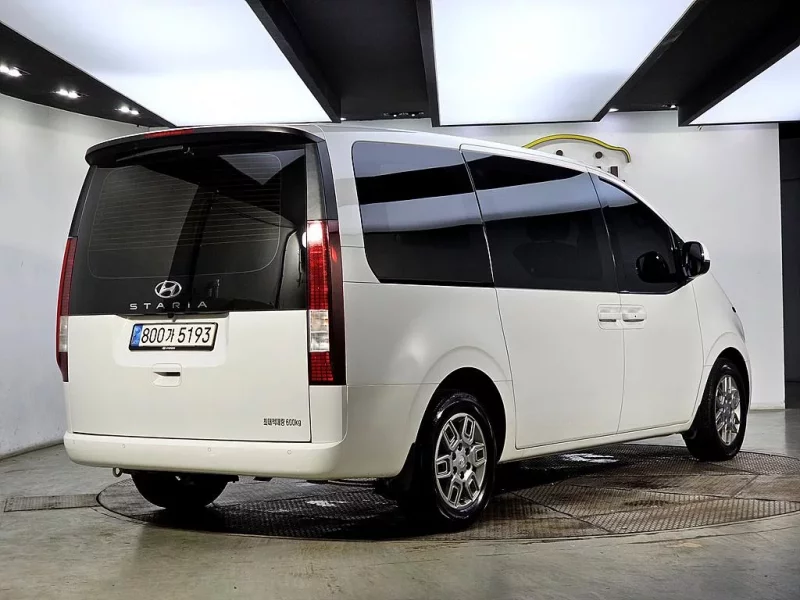 Hyundai Staria