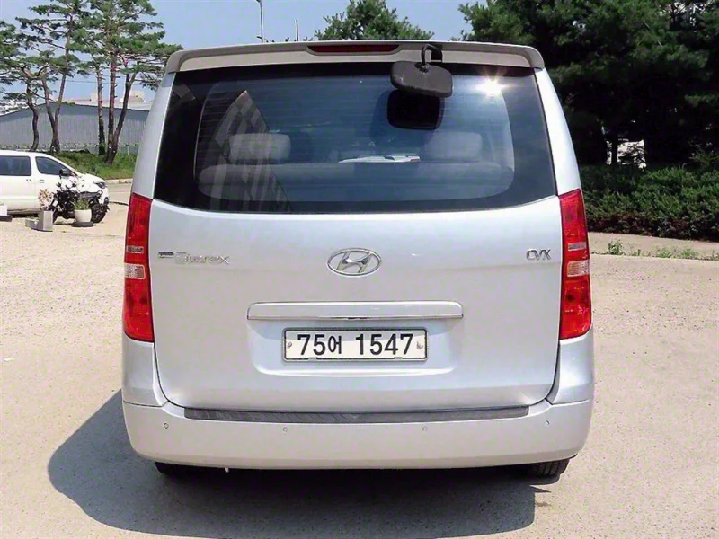 Hyundai Starex