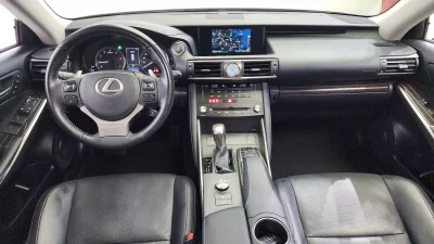 Lexus IS