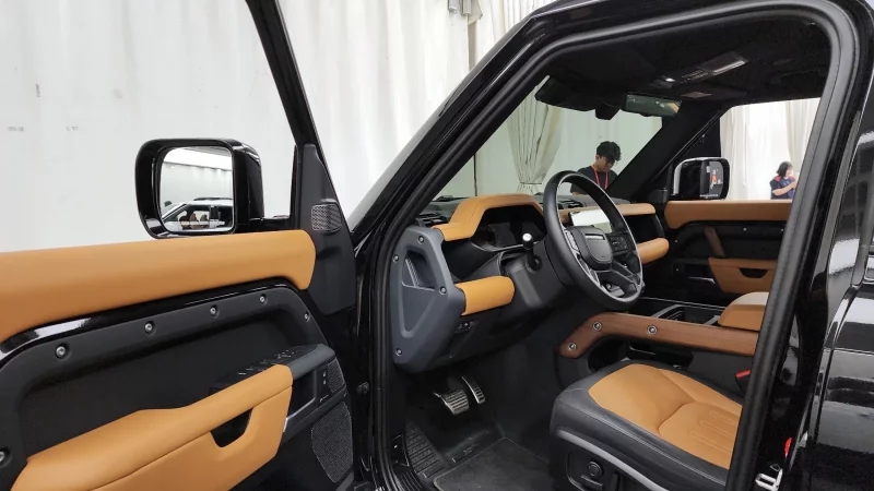 Land Rover DEFENDER