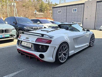 Audi R8