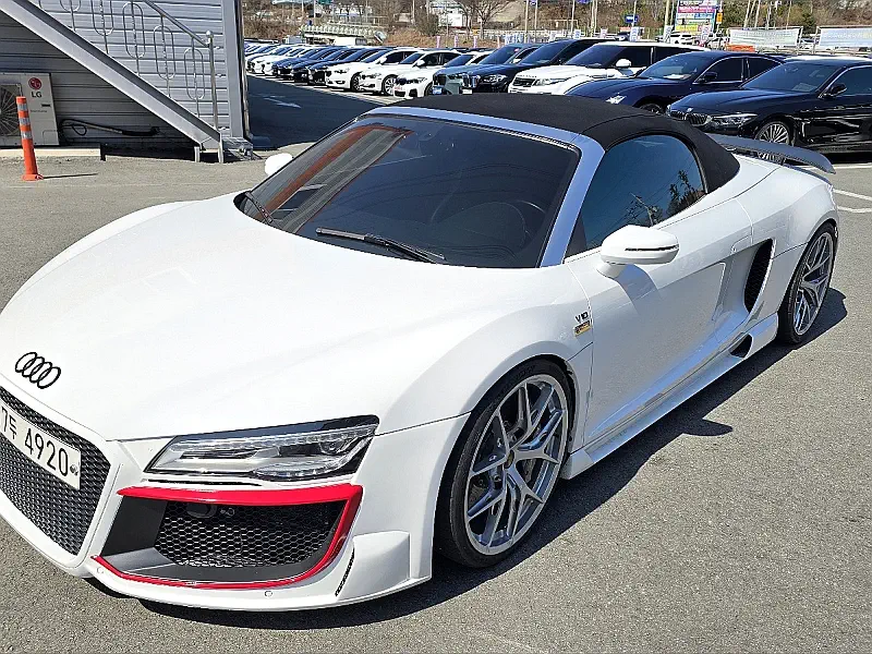 Audi R8