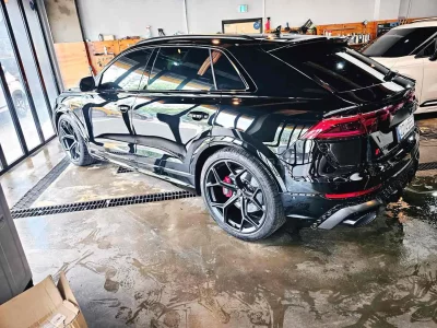 Audi RSQ8