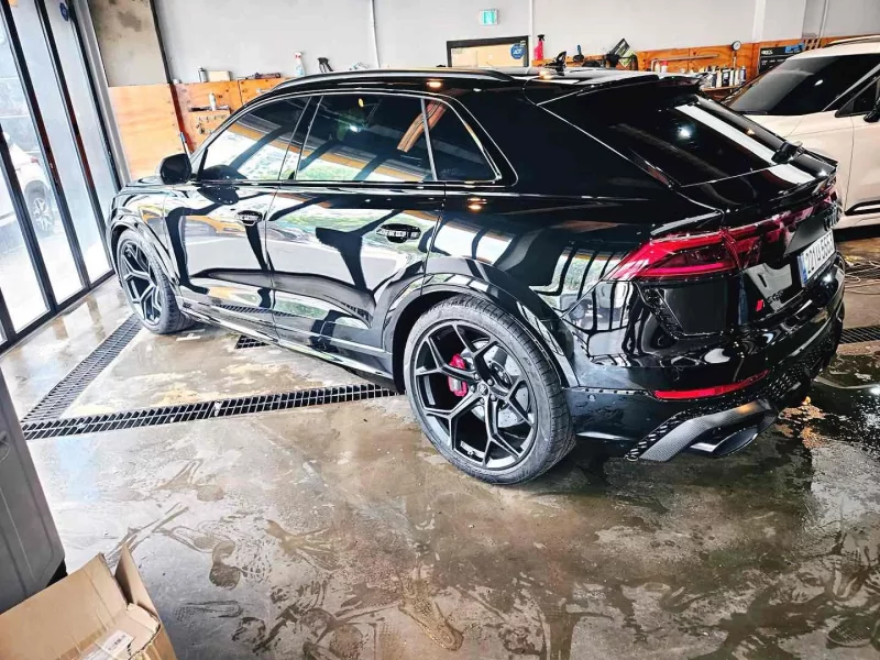 Audi RSQ8