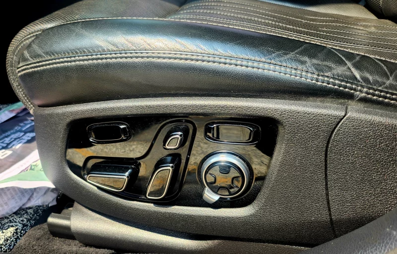 Genesis EQ900