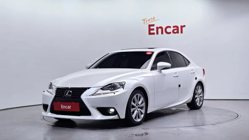 Lexus IS
