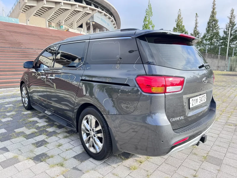 Kia Carnival