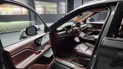 Lincoln AVIATOR