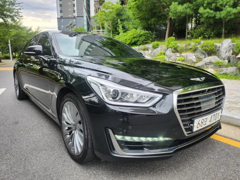 Genesis EQ900