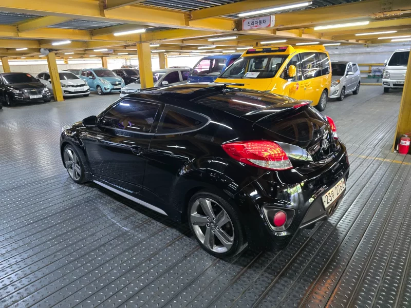 Hyundai Veloster