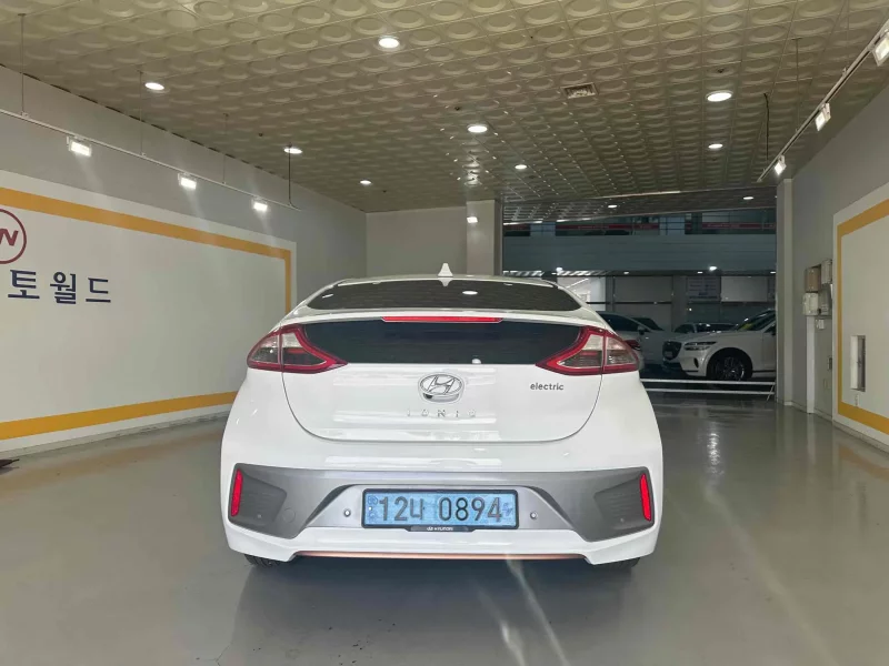 Hyundai Ioniq