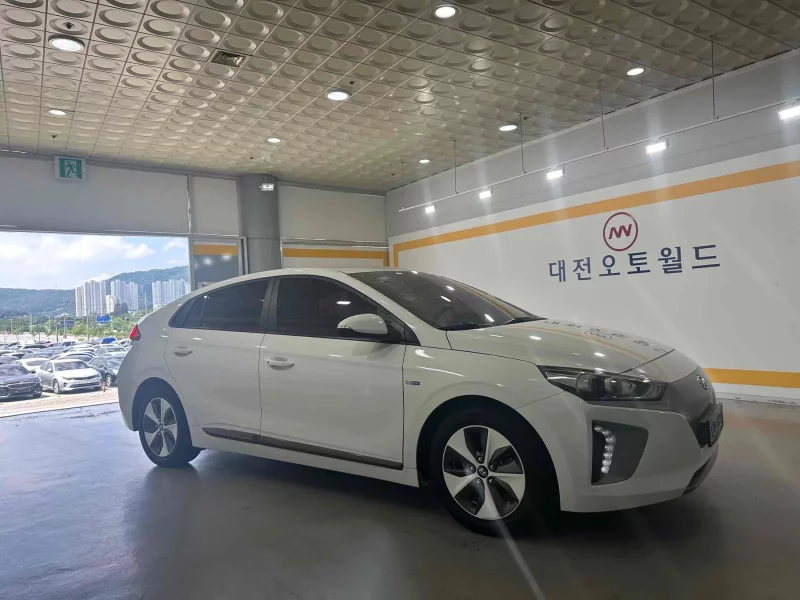 Hyundai Ioniq