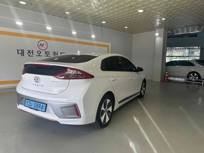 Hyundai Ioniq