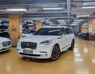 Lincoln AVIATOR