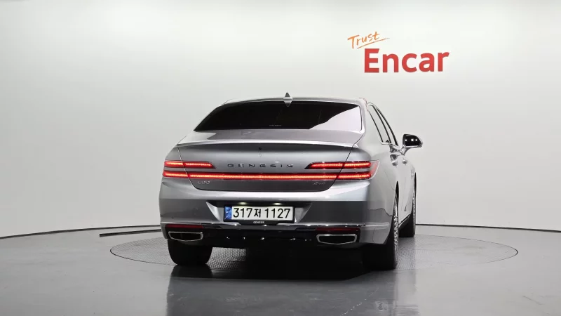 Genesis G90