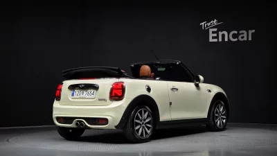MINI Cooper Convertible