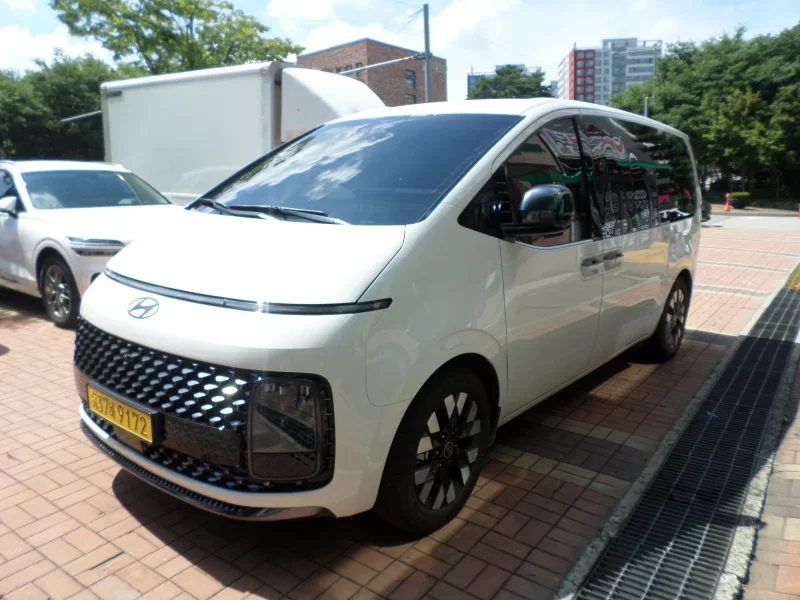 Hyundai Staria