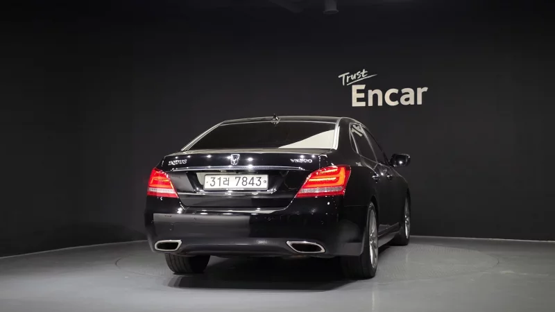 Hyundai Equus
