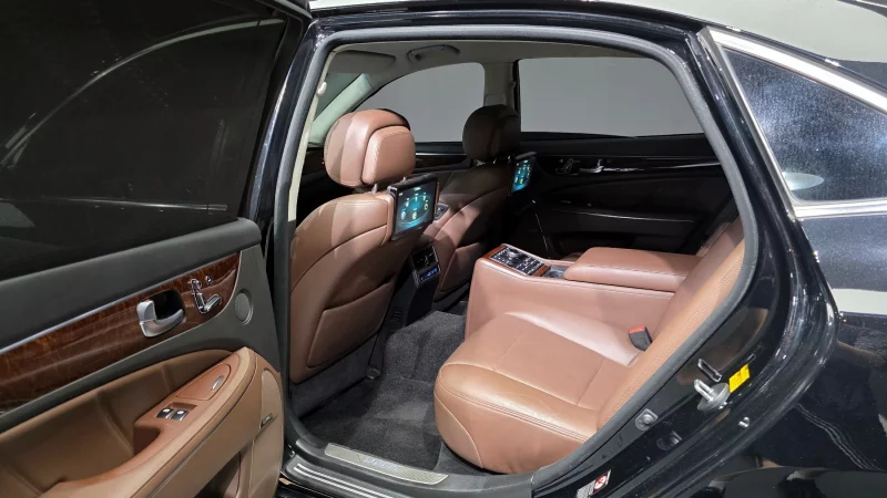 Hyundai Equus