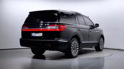 Lincoln NAVIGATOR