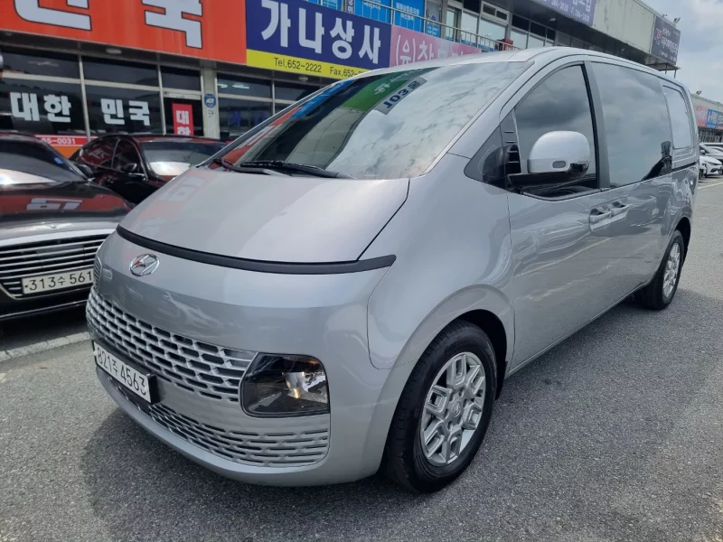 Hyundai Staria