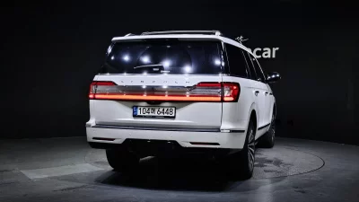 Lincoln NAVIGATOR