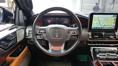 Lincoln NAVIGATOR