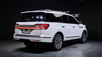 Lincoln NAVIGATOR
