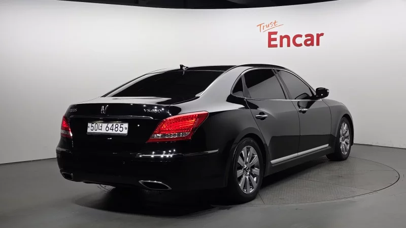 Hyundai Equus
