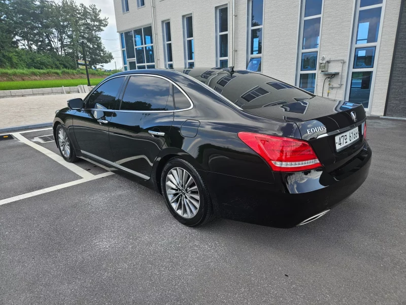 Hyundai Equus