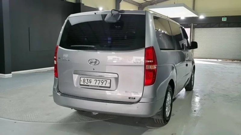Hyundai Starex