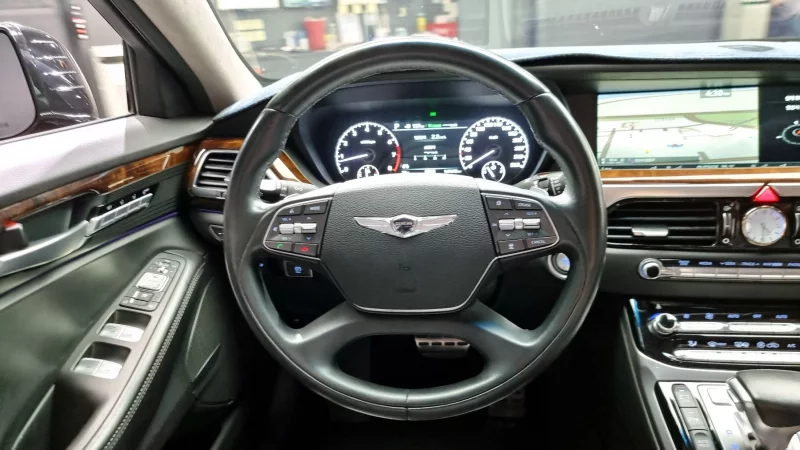 Genesis EQ900