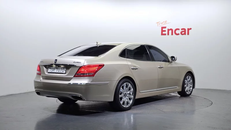 Hyundai Equus