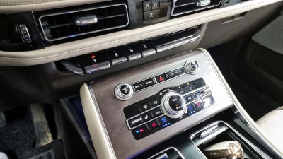 Lincoln AVIATOR