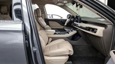 Lincoln AVIATOR