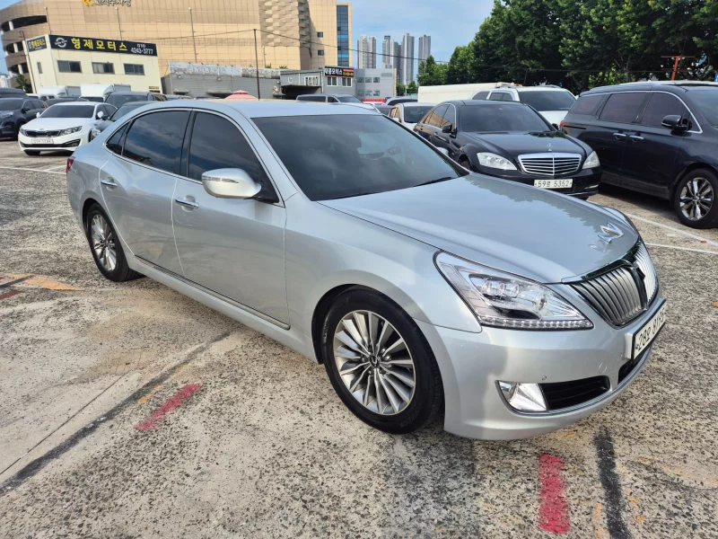 Hyundai Equus