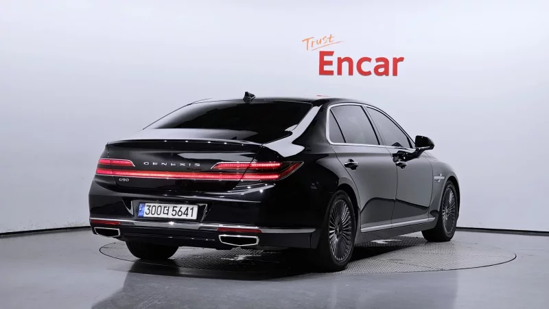 Genesis G90