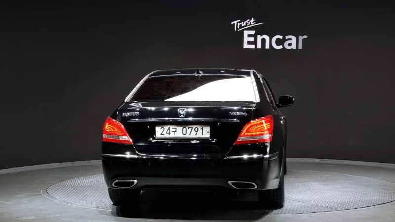 Hyundai Equus