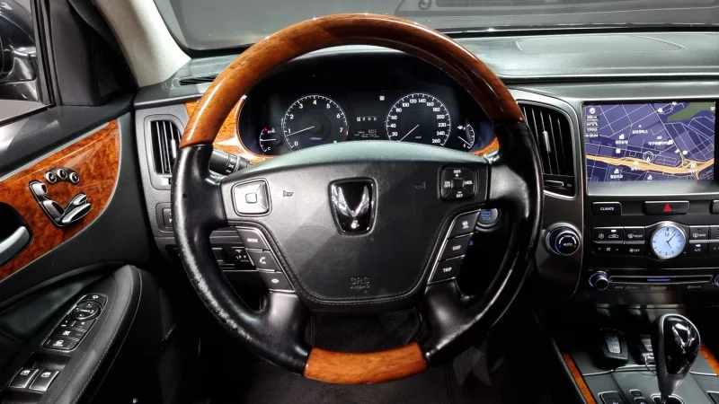 Hyundai Equus