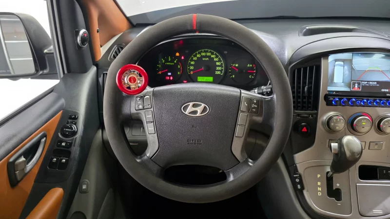 Hyundai Starex
