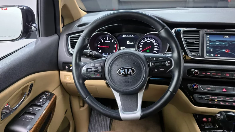 Kia Carnival