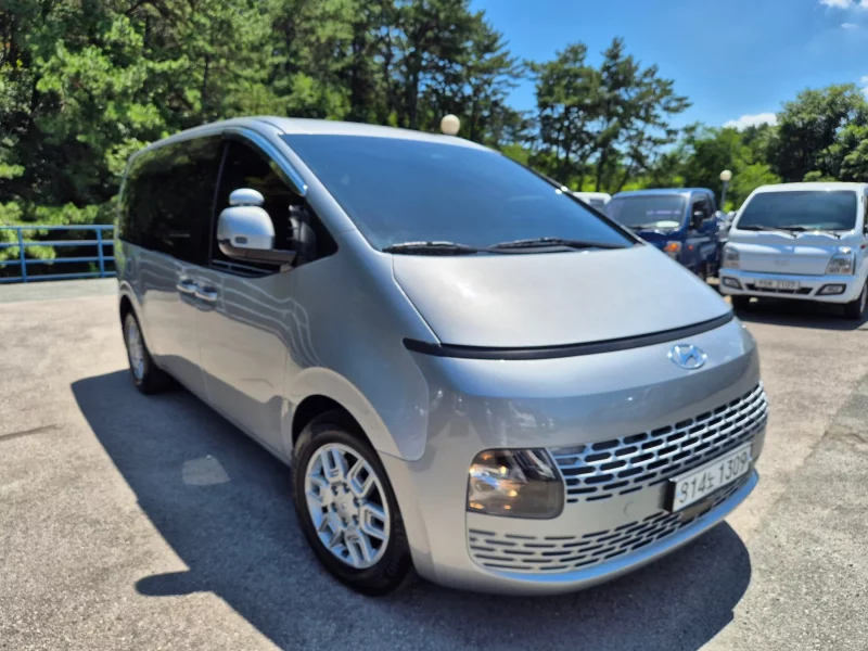 Hyundai Staria