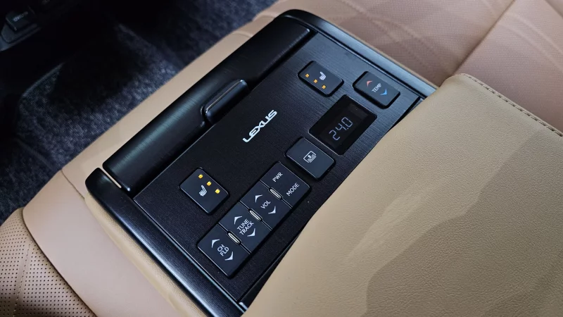 Lexus ES